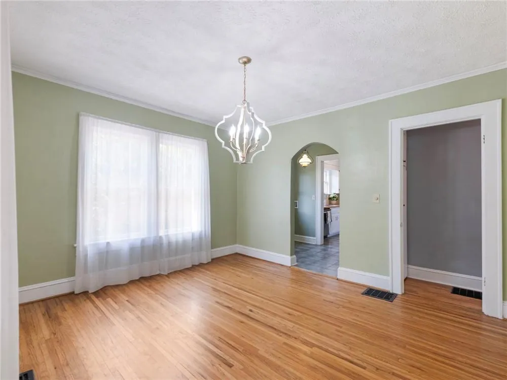 1391 Jefferson Avenue East Point, GA 30344