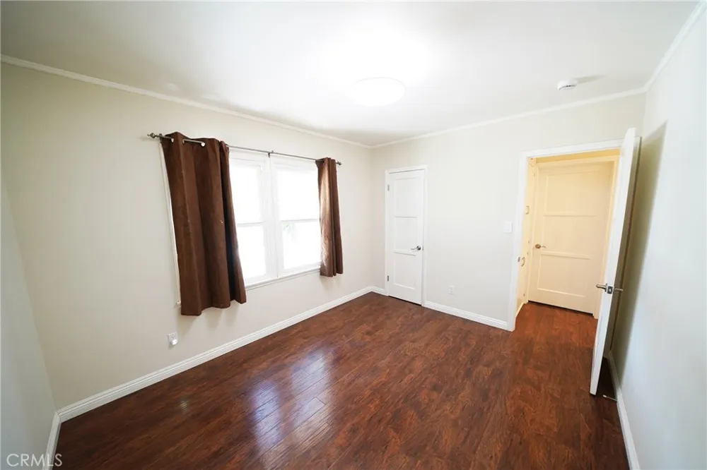 11252 Delano Los Angeles, CA 91606