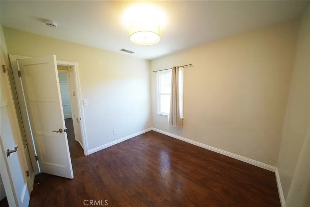 11252 Delano Los Angeles, CA 91606