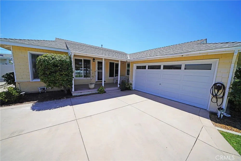 11252 Delano Los Angeles, CA 91606