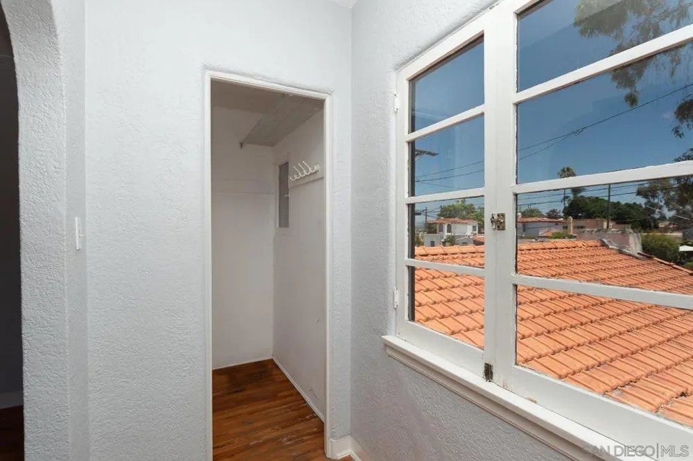 1240 Golden Gate Dr. San Diego, CA 92116