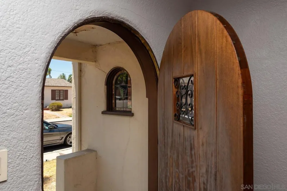 1240 Golden Gate Dr. San Diego, CA 92116