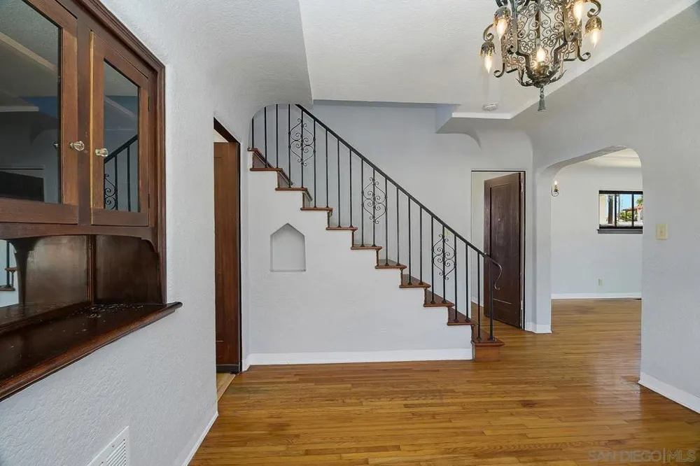1240 Golden Gate Dr. San Diego, CA 92116