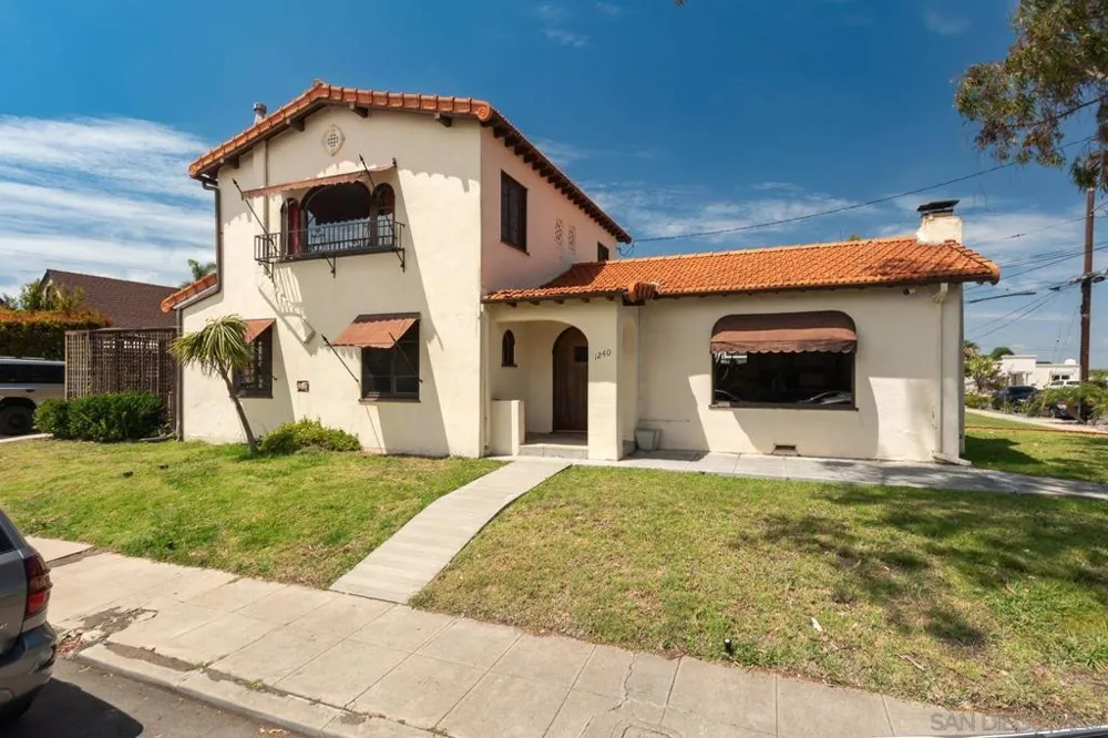 1240 Golden Gate Dr. San Diego, CA 92116