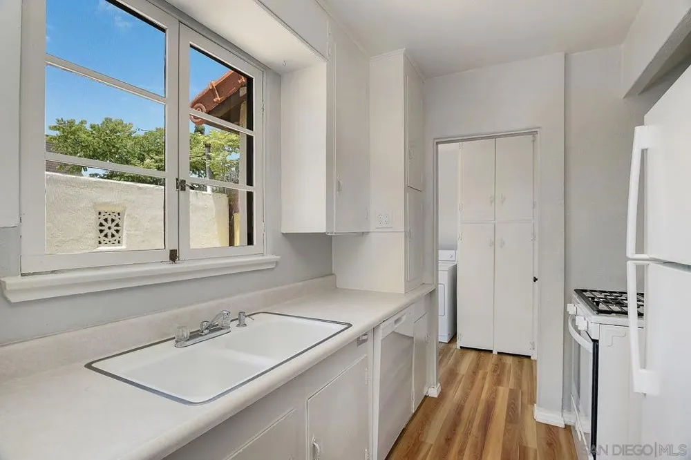 1240 Golden Gate Dr. San Diego, CA 92116