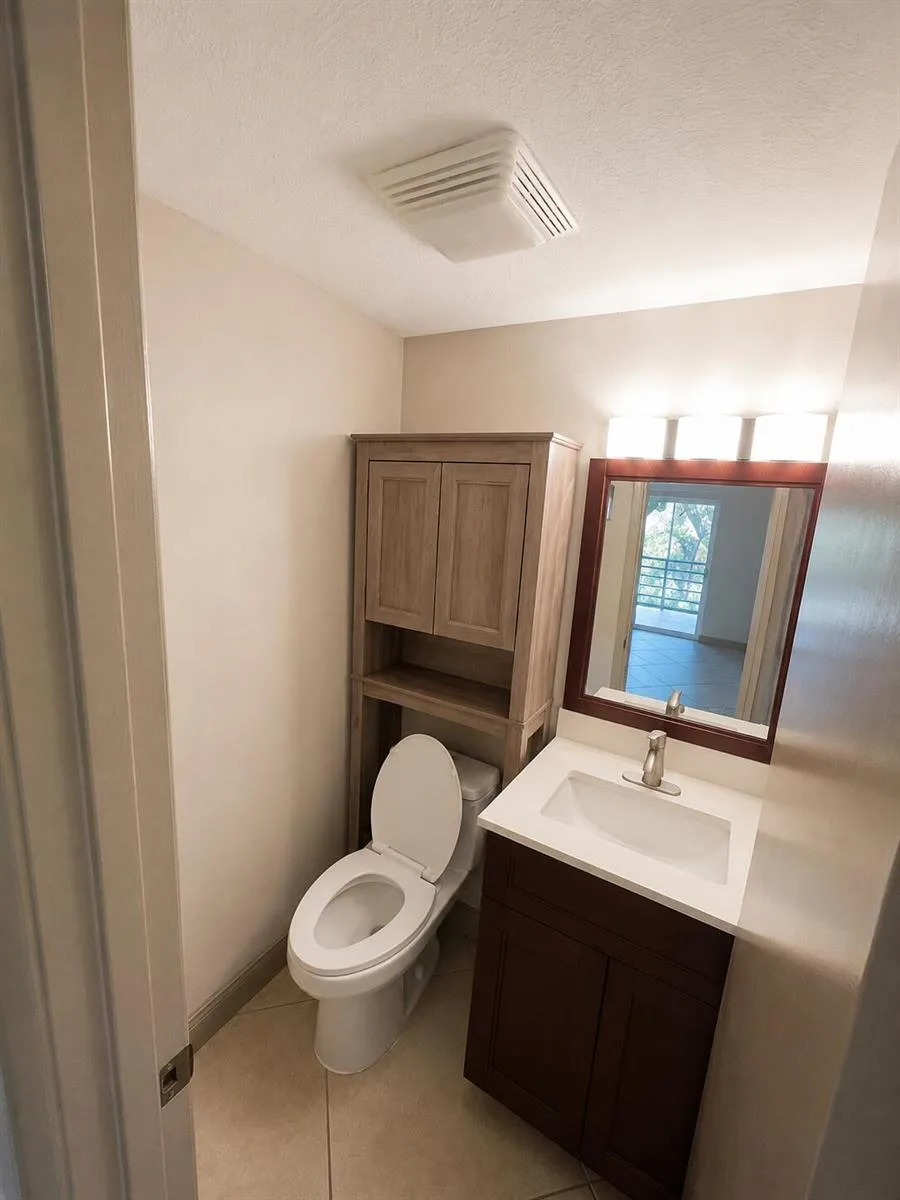 3100 Springdale Boulevard #apto Palm Springs, FL 33461