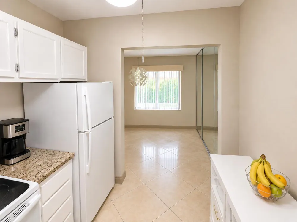 3100 Springdale Boulevard #apto Palm Springs, FL 33461