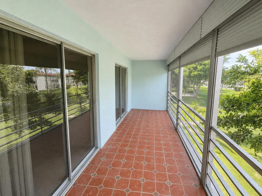 3100 Springdale Boulevard #apto Palm Springs, FL 33461