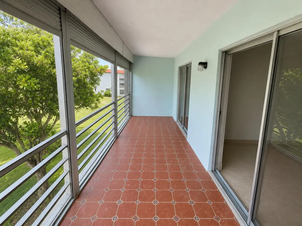 3100 Springdale Boulevard #apto Palm Springs, FL 33461