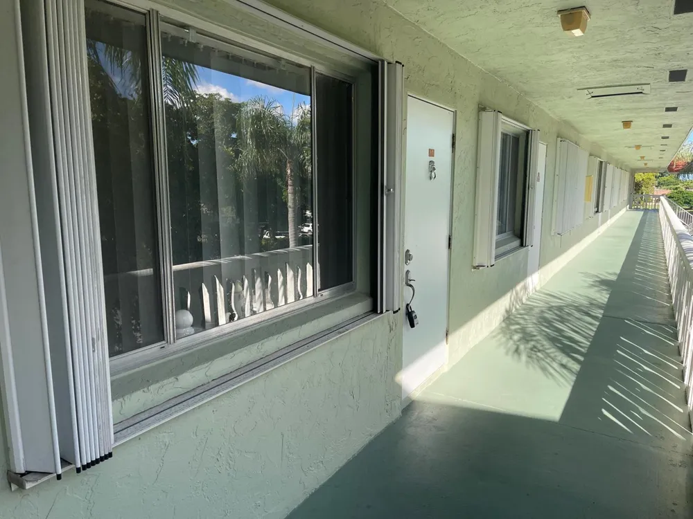 3100 Springdale Boulevard #apto Palm Springs, FL 33461