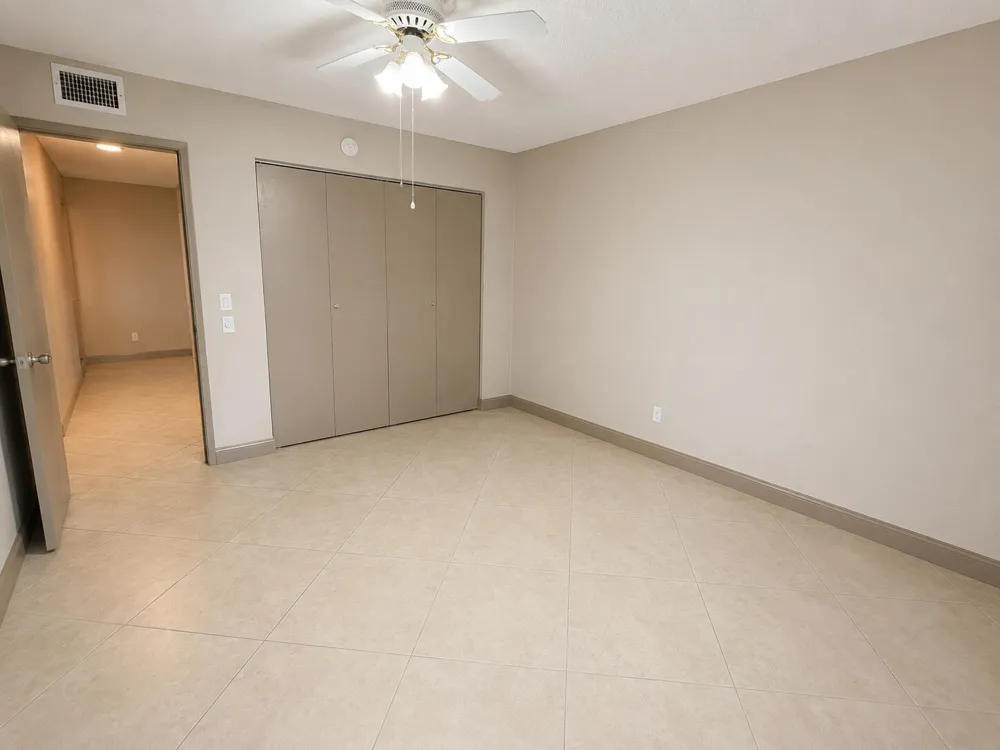 3100 Springdale Boulevard #apto Palm Springs, FL 33461