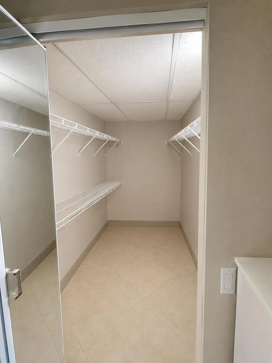 3100 Springdale Boulevard #apto Palm Springs, FL 33461