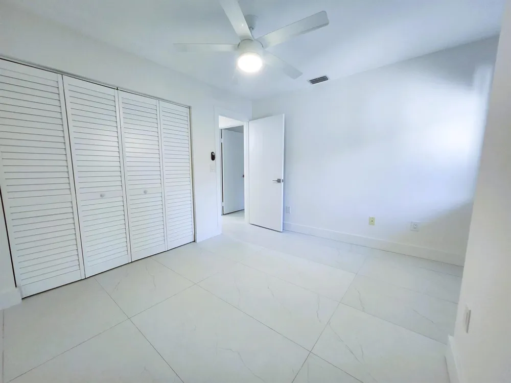 30 PELICAN POINTE DRIVE #201 Delray Beach, FL 33483