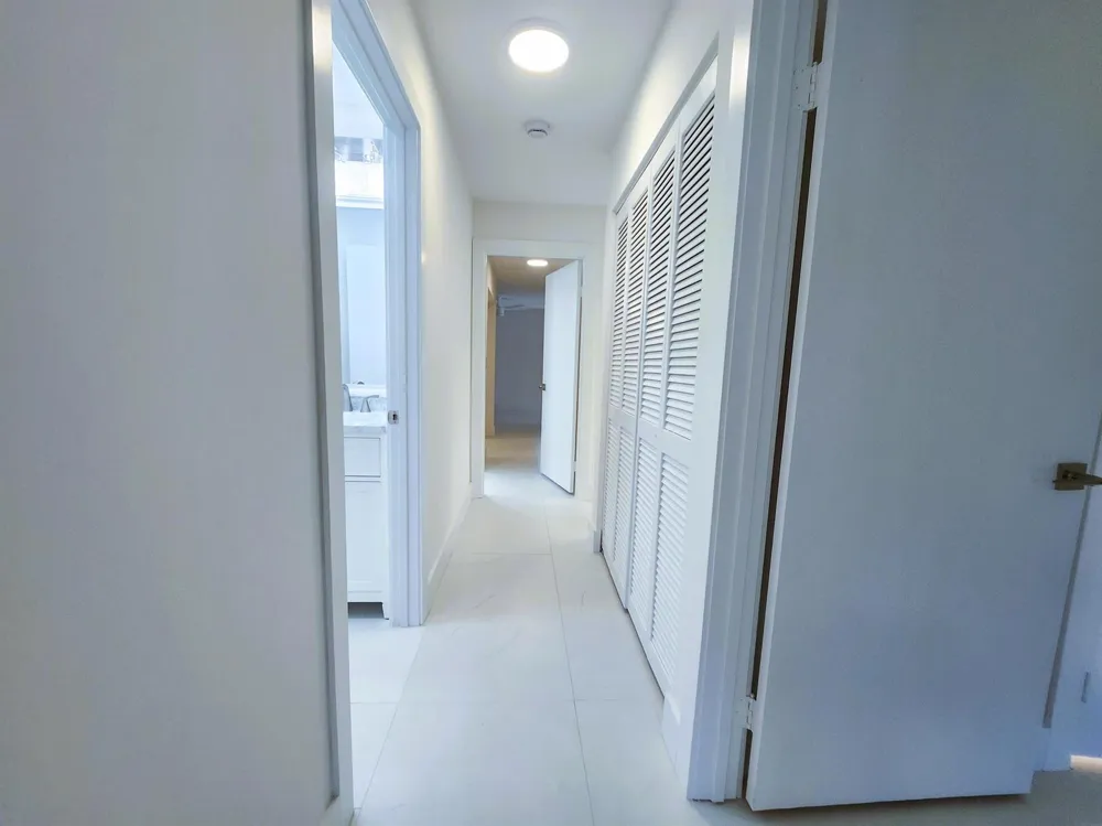 30 PELICAN POINTE DRIVE #201 Delray Beach, FL 33483