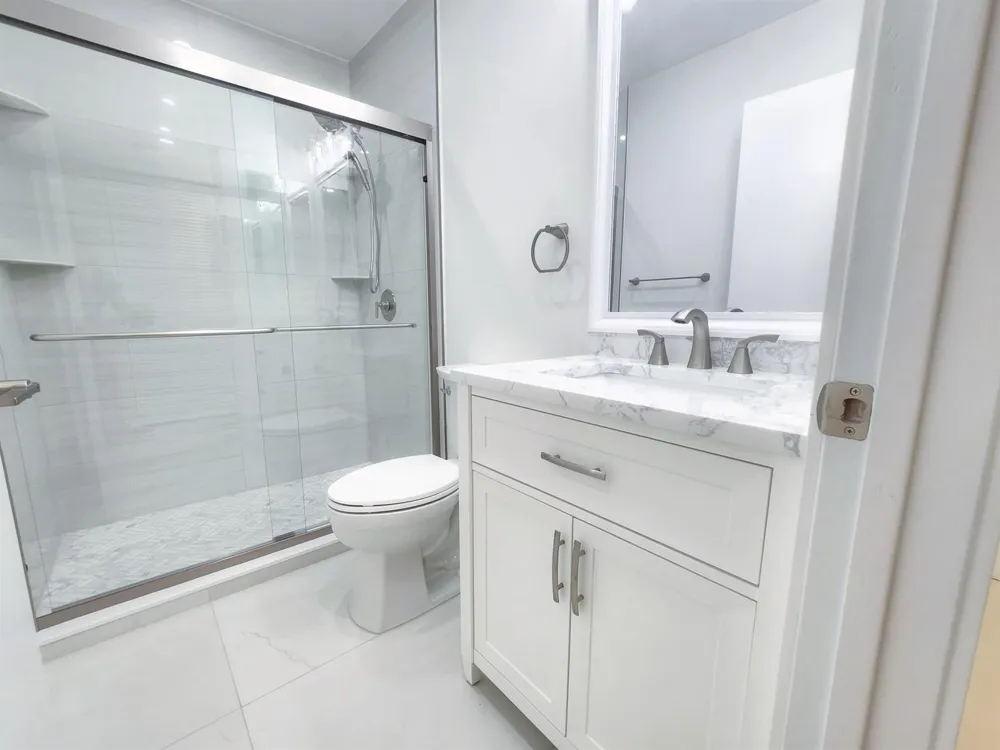 30 PELICAN POINTE DRIVE #201 Delray Beach, FL 33483
