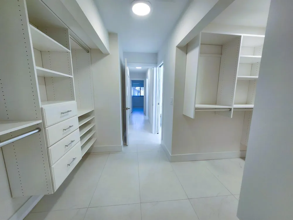 30 PELICAN POINTE DRIVE #201 Delray Beach, FL 33483
