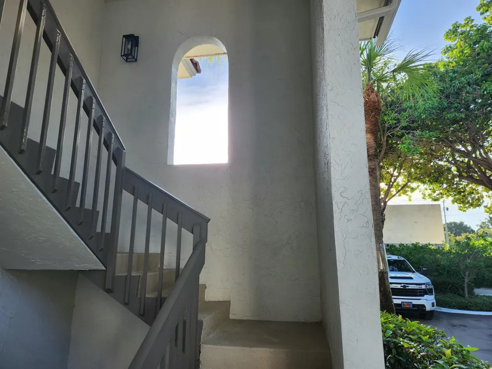 30 PELICAN POINTE DRIVE #201 Delray Beach, FL 33483