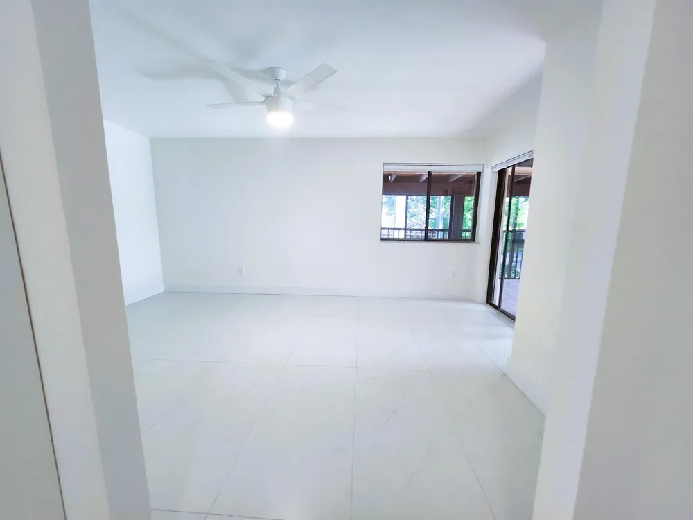 30 PELICAN POINTE DRIVE #201 Delray Beach, FL 33483