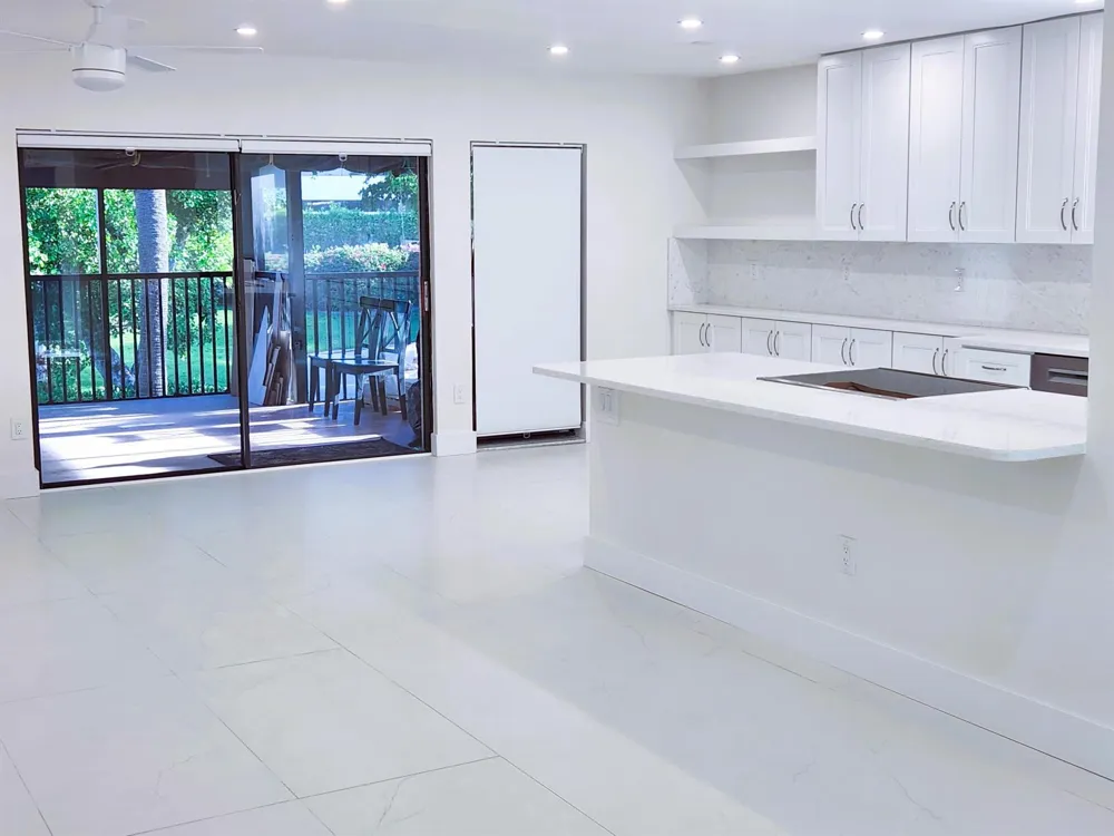 30 PELICAN POINTE DRIVE #201 Delray Beach, FL 33483