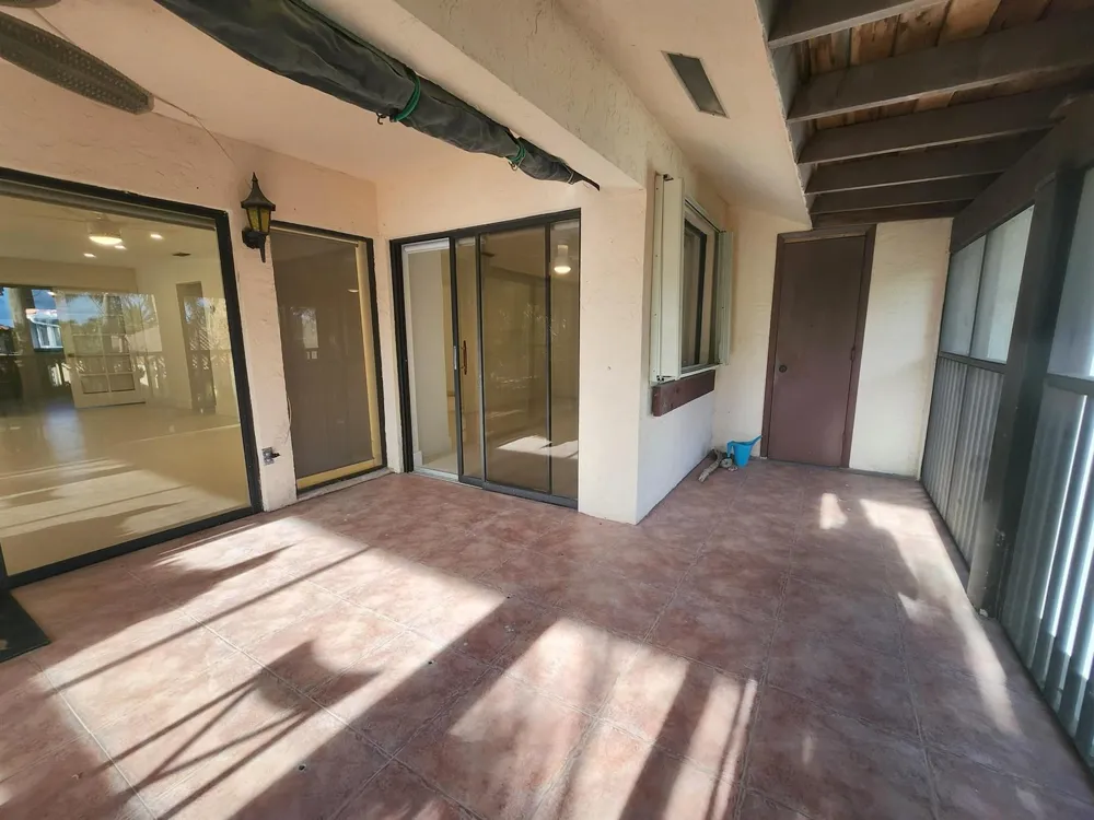 30 PELICAN POINTE DRIVE #201 Delray Beach, FL 33483