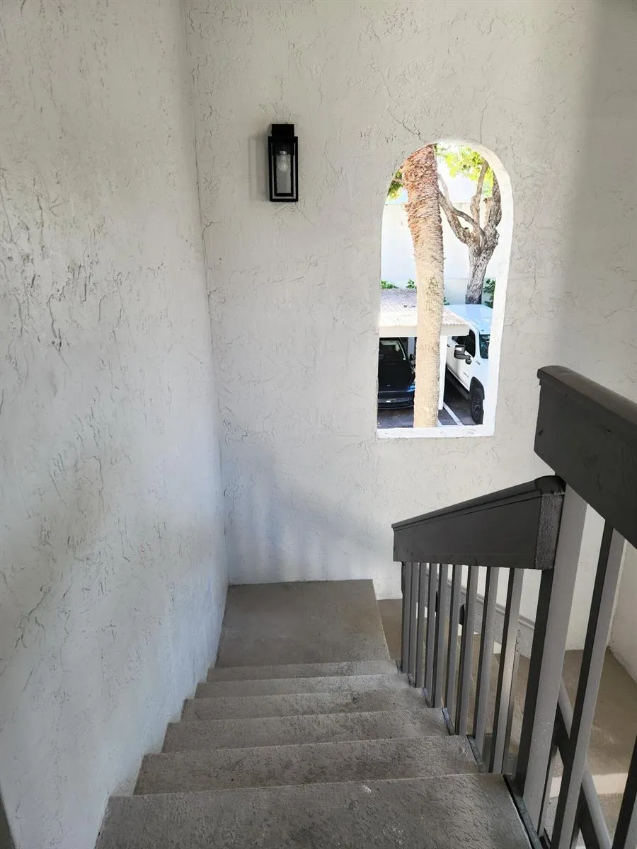 30 PELICAN POINTE DRIVE #201 Delray Beach, FL 33483