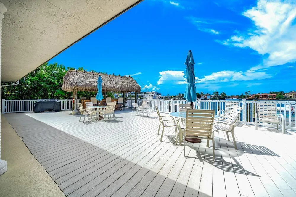 30 PELICAN POINTE DRIVE #201 Delray Beach, FL 33483