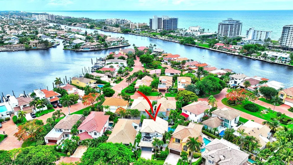 30 PELICAN POINTE DRIVE #201 Delray Beach, FL 33483
