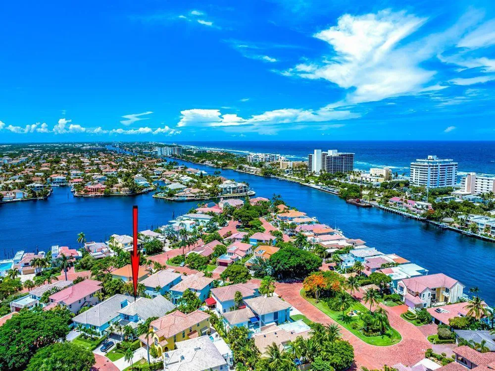 30 PELICAN POINTE DRIVE #201 Delray Beach, FL 33483
