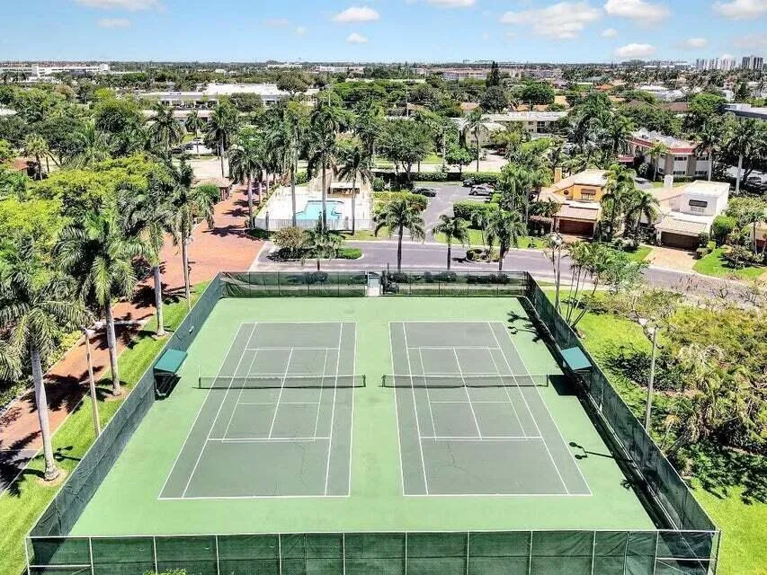 30 PELICAN POINTE DRIVE #201 Delray Beach, FL 33483