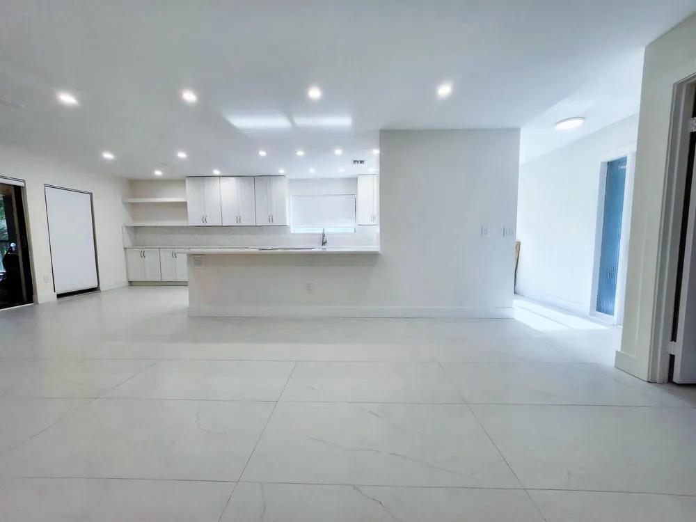 30 PELICAN POINTE DRIVE #201 Delray Beach, FL 33483