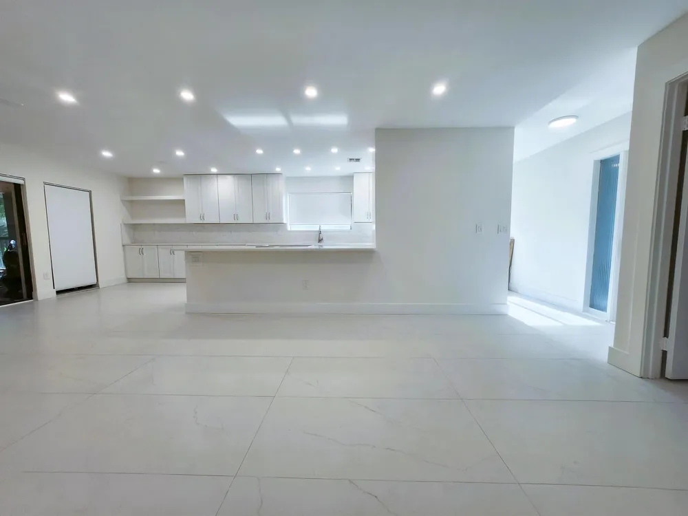 30 PELICAN POINTE DRIVE #201 Delray Beach, FL 33483