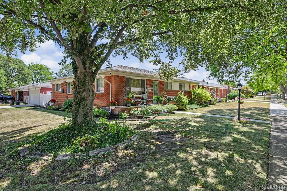 7292 Fairwood Drive Dearborn Heights City, MI 48127