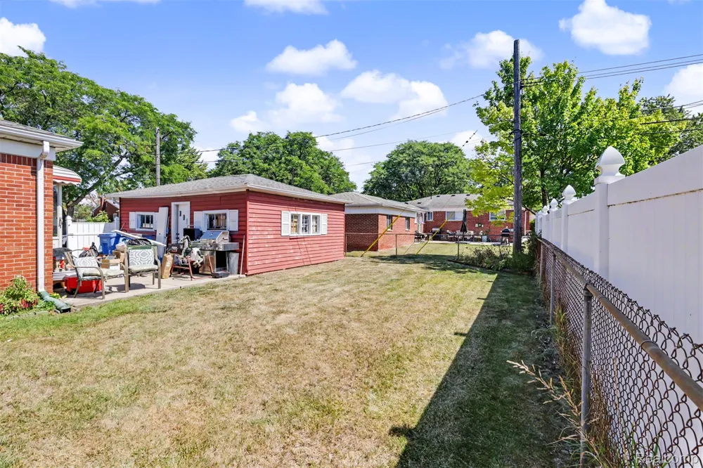 7292 Fairwood Drive Dearborn Heights City, MI 48127