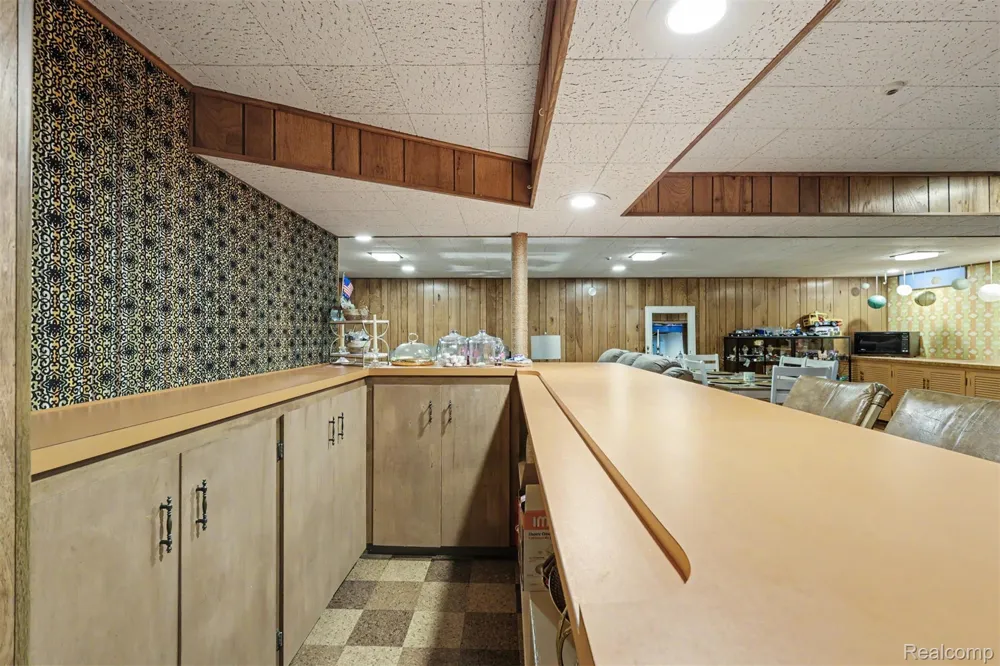7292 Fairwood Drive Dearborn Heights City, MI 48127