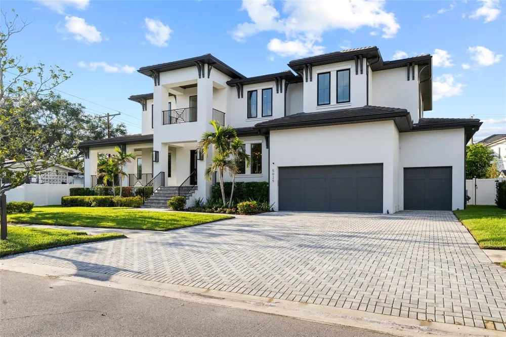 5025 W DANTE AVENUE Tampa, FL 33629