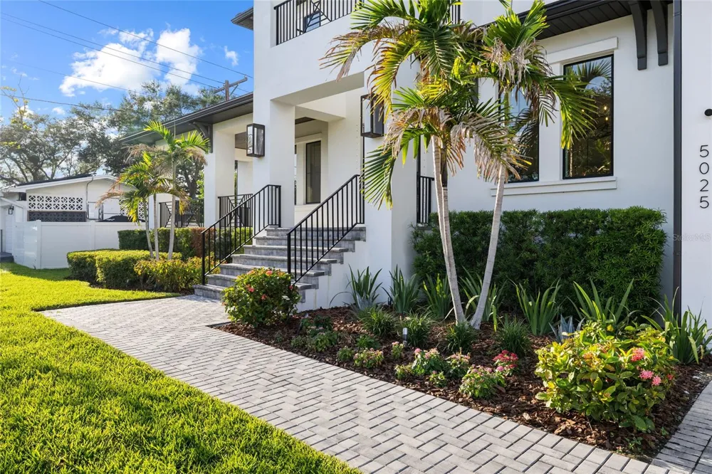 5025 W DANTE AVENUE Tampa, FL 33629