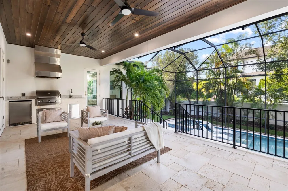 5025 W DANTE AVENUE Tampa, FL 33629