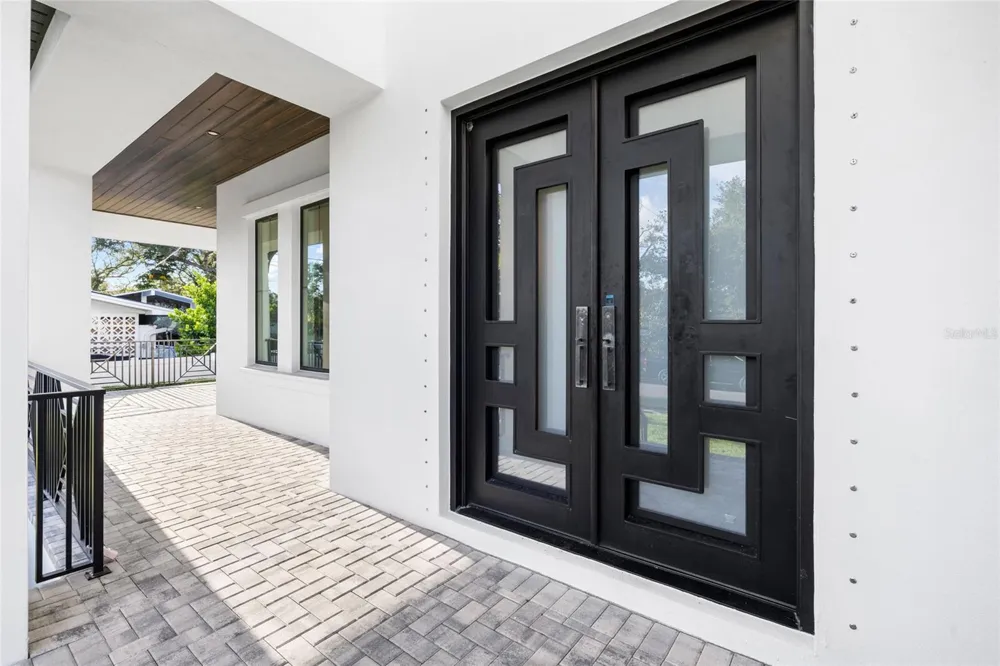 5025 W DANTE AVENUE Tampa, FL 33629