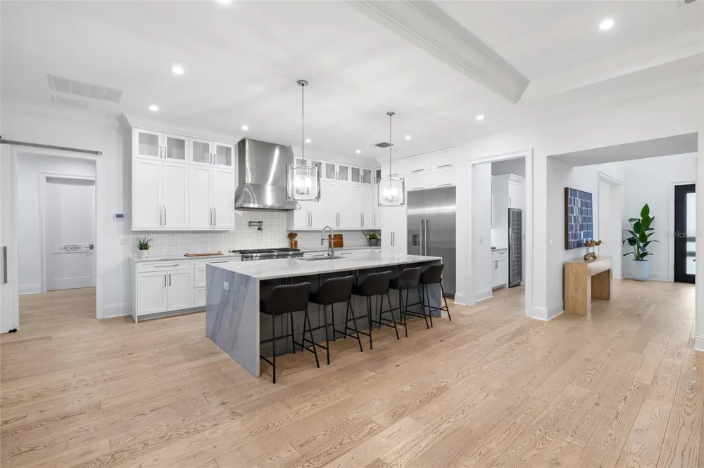 5025 W DANTE AVENUE Tampa, FL 33629