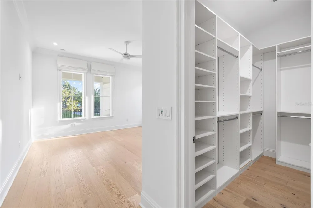 5025 W DANTE AVENUE Tampa, FL 33629