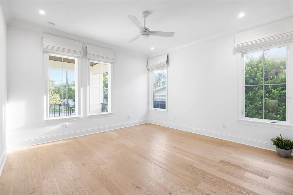 5025 W DANTE AVENUE Tampa, FL 33629