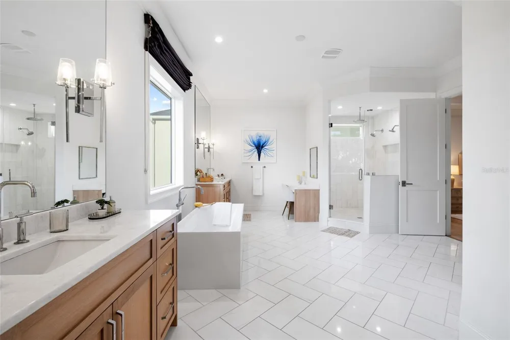 5025 W DANTE AVENUE Tampa, FL 33629