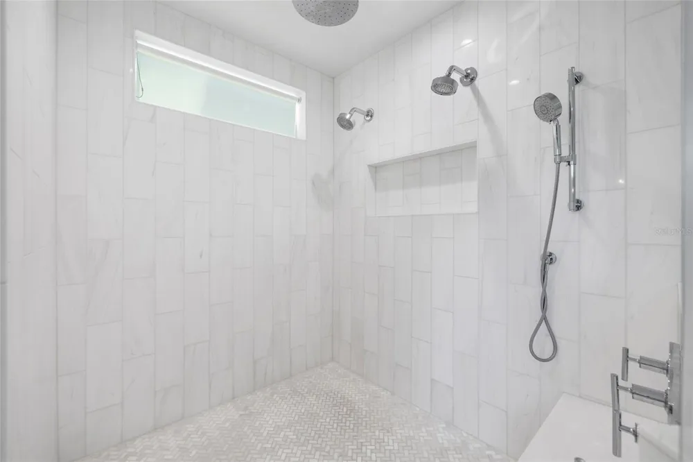5025 W DANTE AVENUE Tampa, FL 33629