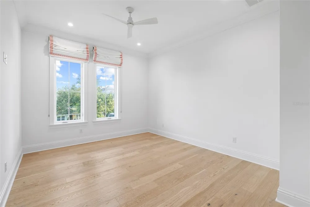 5025 W DANTE AVENUE Tampa, FL 33629