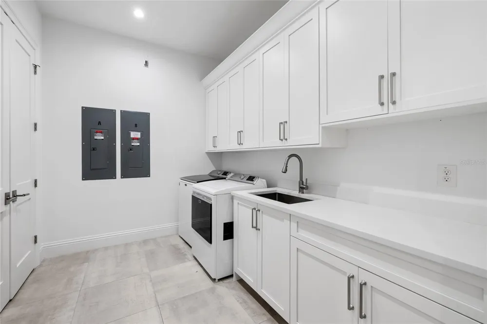 5025 W DANTE AVENUE Tampa, FL 33629
