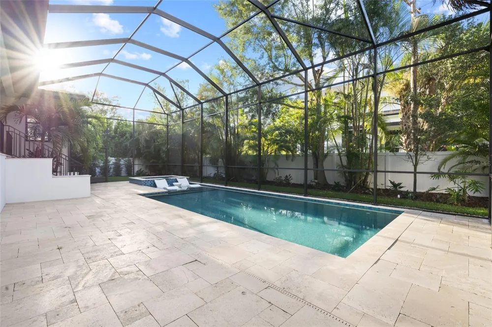 5025 W DANTE AVENUE Tampa, FL 33629