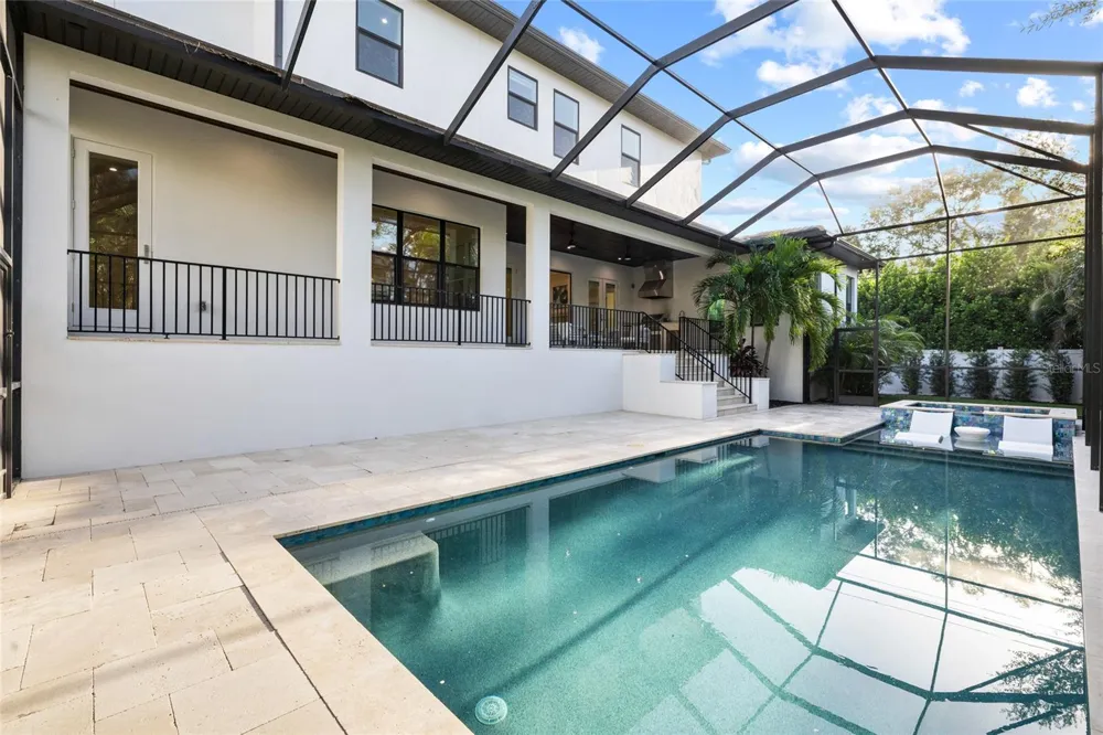 5025 W DANTE AVENUE Tampa, FL 33629