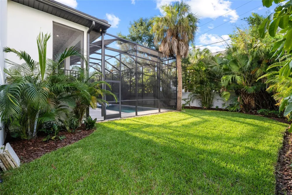 5025 W DANTE AVENUE Tampa, FL 33629