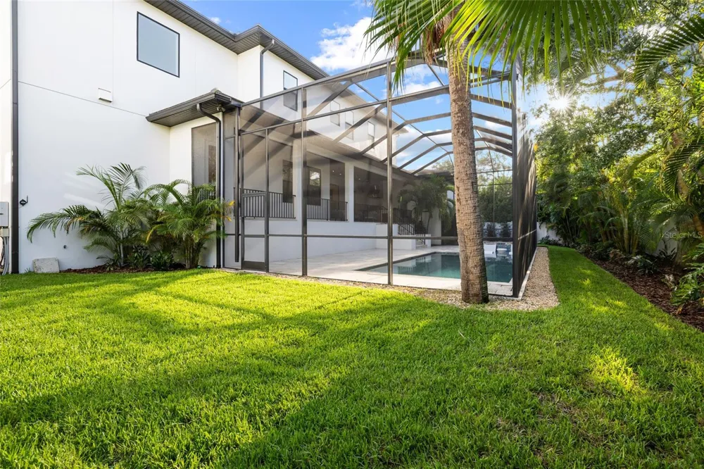 5025 W DANTE AVENUE Tampa, FL 33629