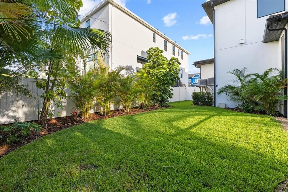 5025 W DANTE AVENUE Tampa, FL 33629